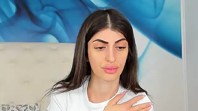 SkinnyDolly online show from April 2026 02:17:01 AM