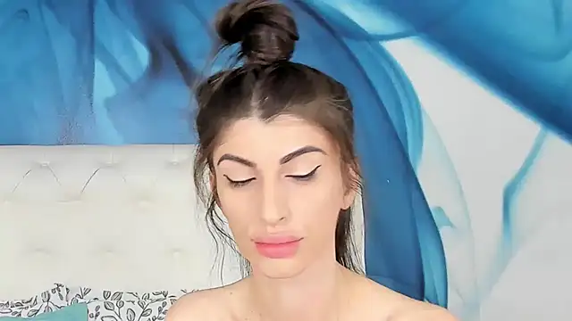 Snapshot of SkinnyDolly chatting on October 2025 02:15:01 AM SkinnyDolly online show from October 2025 02:15:01 AM