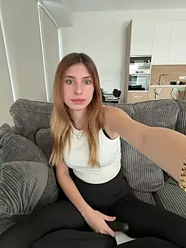 emma05 online show from March 2026 06:51:02 AM