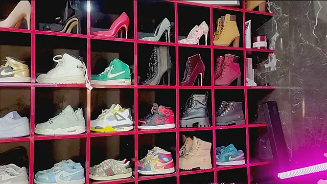 Indianbrownie online show from March 2026 03:03:01 PM