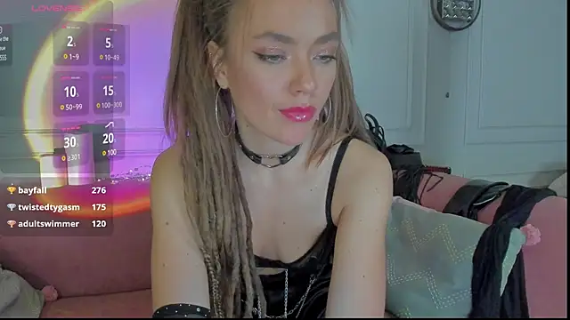 Snapshot of KellyFouler chatting on December 2024 04:27:02 PM KellyFouler online show from December 2024 04:27:02 PM