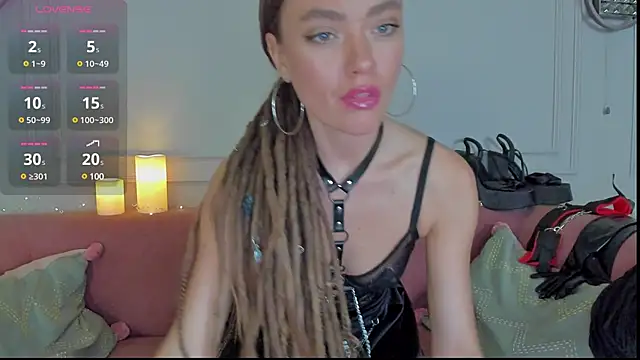 Snapshot of KellyFouler chatting on February 2025 02:32:02 PM KellyFouler online show from February 2025 02:32:02 PM