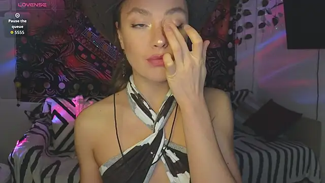 Snapshot of KellyFouler chatting on October 2025 02:28:02 PM KellyFouler online show from October 2025 02:28:02 PM