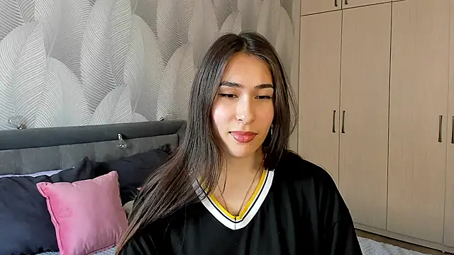 Snapshot of Bambiii_bby chatting on February 2025 08:06:01 AM Bambiii bby online show from February 2025 08:06:01 AM