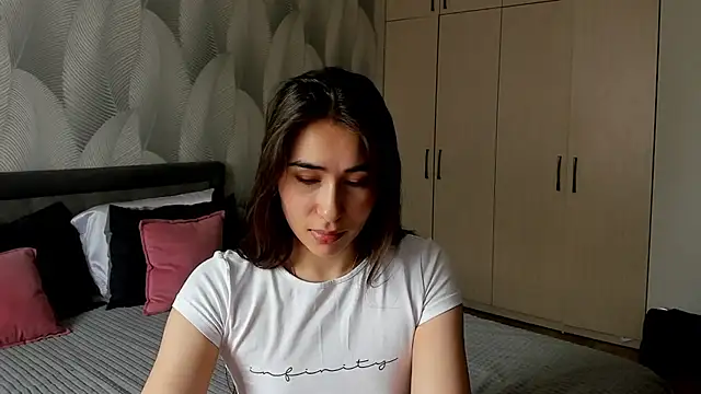 Bambiii bby online show from March 2026 04:05:02 AM