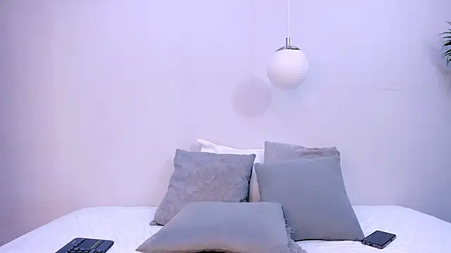 Abril Storm online show from October 2025 09:22:02 PM