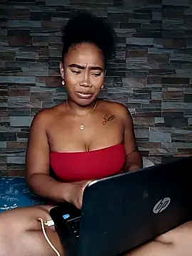 Abril Storm online show from November 2025 11:21:02 PM