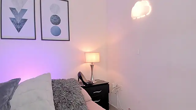 JulianaWaldo online show from November 2025 03:34:01 PM