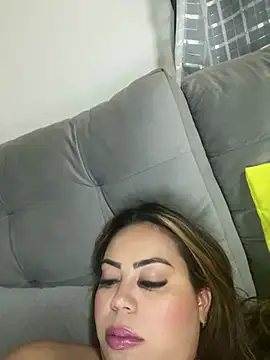 lariic online show from March 2025 11:20:01 PM