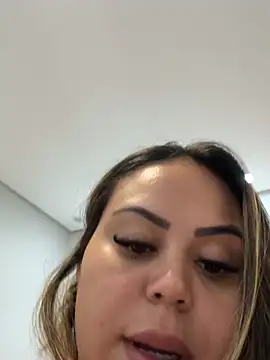 lariic online show from February 2026 04:14:01 AM