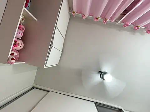 lariic online show from March 2025 11:13:02 PM