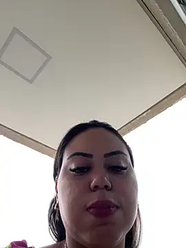 lariic online show from February 2026 12:16:01 PM