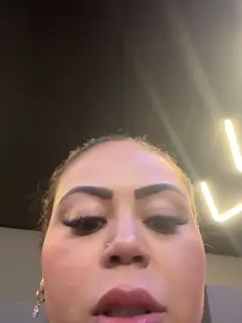 lariic online show from September 2025 07:31:02 PM