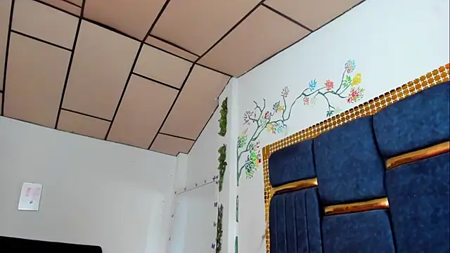 skaysanchez1 online show from October 2025 07:47:01 PM