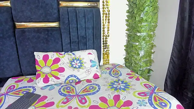 skaysanchez1 online show from October 2025 07:15:01 PM