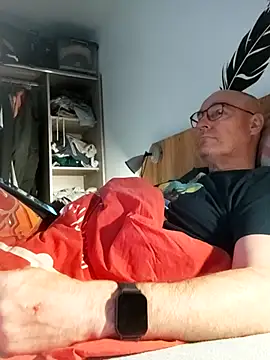 Snapshot of bogland33 chatting on June 2026 07:40:02 PM bogland33 online show from June 2026 07:40:02 PM
