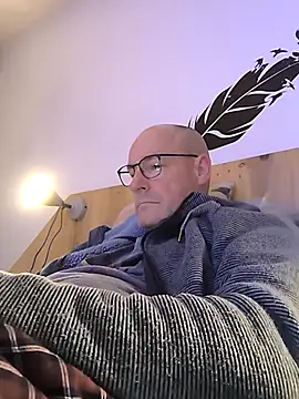 bogland33 online show from November 2025 08:09:02 PM