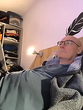 bogland33 online show from November 2025 07:40:01 PM