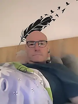 bogland33 online show from December 2025 07:58:01 PM