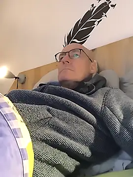 bogland33 online show from November 2025 07:51:01 PM