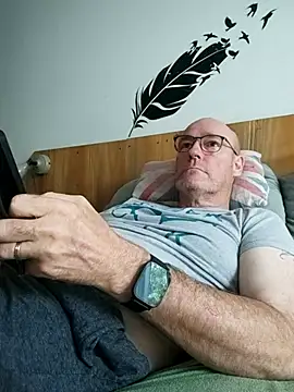 Snapshot of bogland33 chatting on July 2026 05:52:01 PM bogland33 online show from July 2026 05:52:01 PM