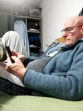 bogland33 online show from March 2026 07:18:01 PM