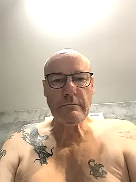 bogland33 online show from November 2025 06:33:02 PM