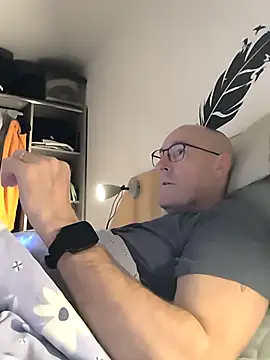 bogland33 online show from December 2025 05:39:02 PM