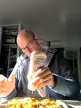 bogland33 online show from November 2025 11:54:02 AM