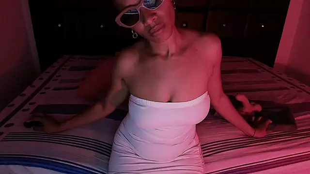 Snapshot of SashaBrianna99 chatting on November 2025 07:52:02 PM SashaBrianna99 online show from November 2025 07:52:02 PM