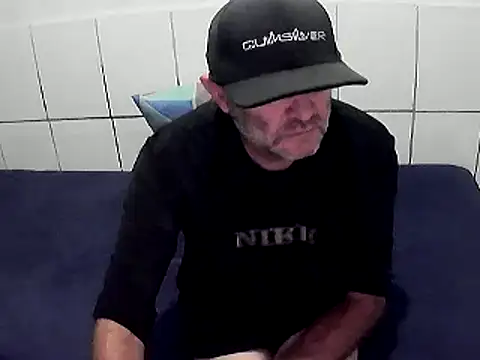 pierdona online show from December 2025 08:33:01 PM