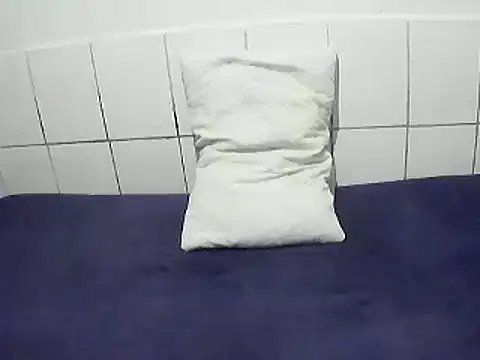 Snapshot of pierdona chatting on April 2026 06:31:02 PM pierdona online show from April 2026 06:31:02 PM