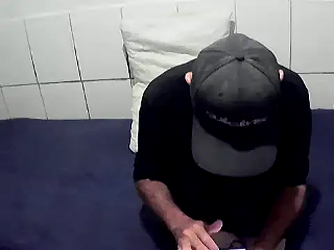 pierdona online show from April 2026 07:14:01 PM