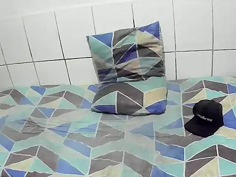 pierdona online show from December 2025 08:19:01 PM