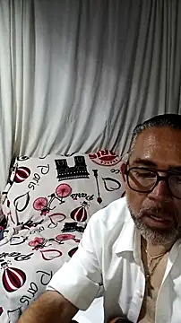 sthefania1710 online show from April 2026 02:51:02 AM