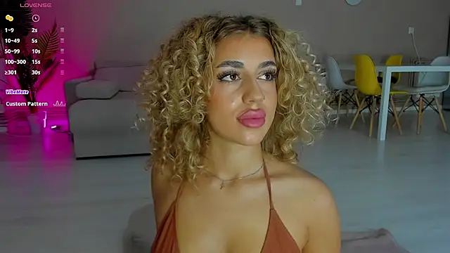 CurlyAnt0 online show from October 2025 08:07:02 AM