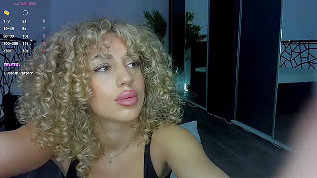 CurlyAnt0 online show from January 2026 07:59:02 AM