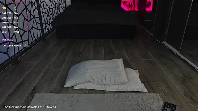 CurlyAnt0 online show from April 2026 07:48:02 AM