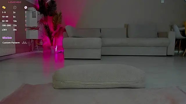 CurlyAnt0 online show from November 2025 08:36:02 AM