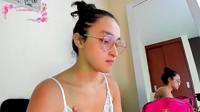 its  angelica  online show from April 2026 06:47:01 PM