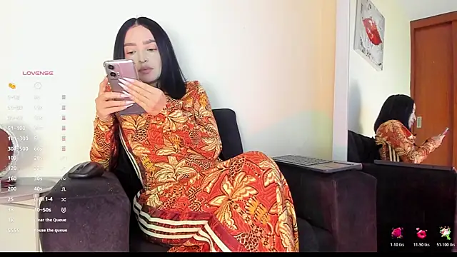 victoria  lace  online show from October 2025 09:00:01 PM