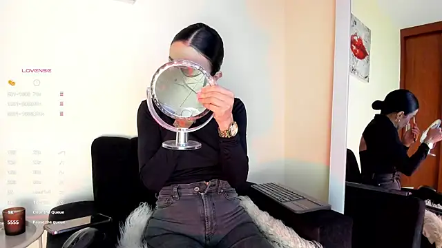 victoria  lace  online show from December 2025 02:58:02 AM