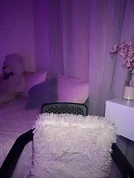 tuckersabrina online show from December 2025 01:43:02 PM