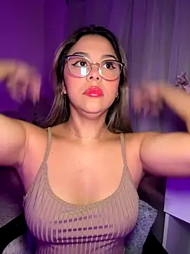 Snapshot of tuckersabrina chatting on September 2025 11:08:02 AM tuckersabrina online show from September 2025 11:08:02 AM