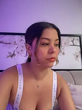 tuckersabrina online show from December 2025 02:07:02 PM