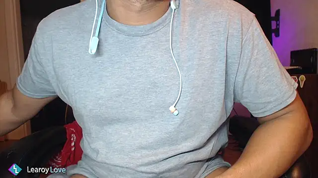 Snapshot of Learoy_Love chatting on December 2024 05:54:01 AM Learoy Love online show from December 2024 05:54:01 AM