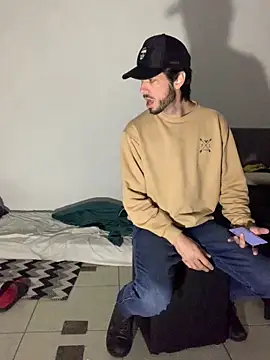 Snapshot of Mieto_ chatting on June 2026 11:31:01 PM Mieto online show from June 2026 11:31:01 PM