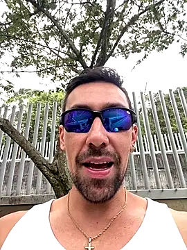 Snapshot of dantedesirexx chatting on October 2025 05:25:02 PM dantedesirexx online show from October 2025 05:25:02 PM