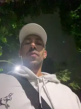 Snapshot of dantedesirexx chatting on March 2025 08:08:01 AM dantedesirexx online show from March 2025 08:08:01 AM