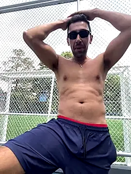 Snapshot of dantedesirexx chatting on October 2025 03:35:02 PM dantedesirexx online show from October 2025 03:35:02 PM